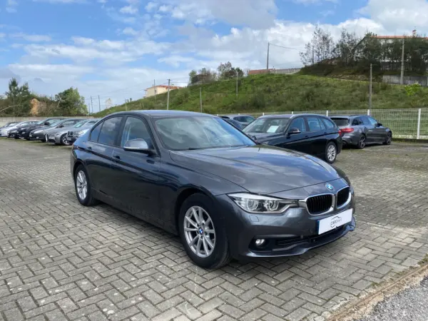 BMW 318 d Auto 3