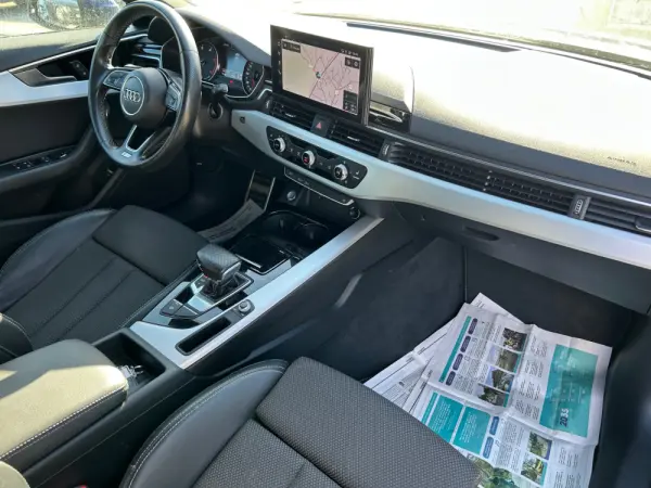 Audi A4 Avant 30 TDI S tronic S line 12
