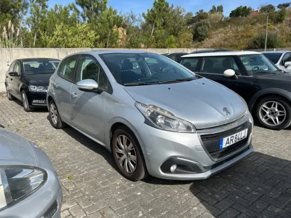 Peugeot 208 1.6 BlueHDi Style 2