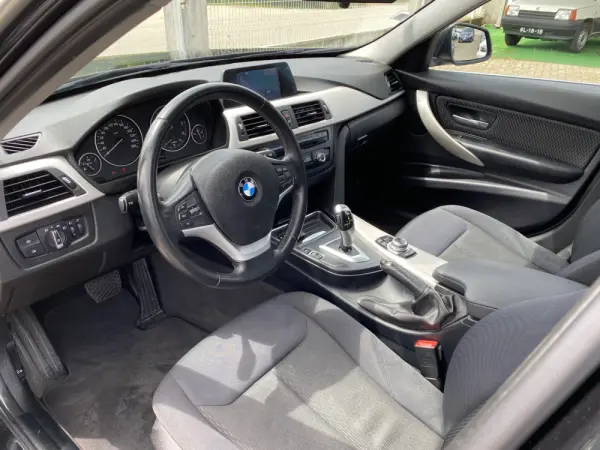 BMW 318 d Auto Exclusive 9