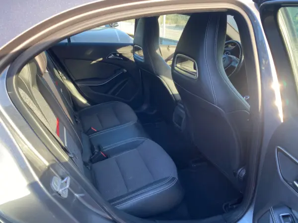 Mercedes-Benz A 180 d Fleet Pack Urban 12