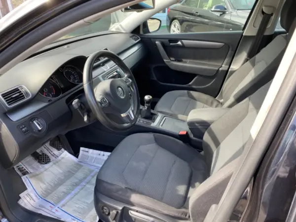 Volkswagen Passat Variant 1.6 TDI BlueMotion 9