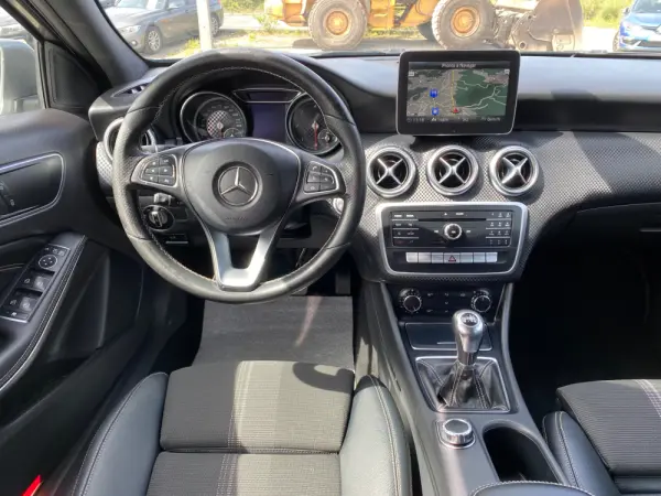 Mercedes-Benz A 200 d Urban 11