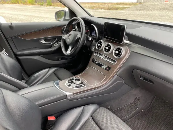 Mercedes-Benz GLC 250 d 4-Matic 9