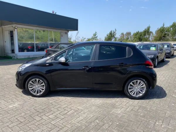 Peugeot 208 1.6 BlueHDi Allure 6