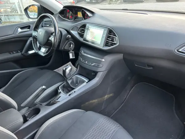 Peugeot 308 SW 1.6 BlueHDi Allure 12