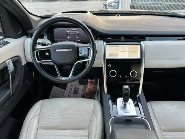 Land Rover Discovery Sport 1.5 I3 P300e AWD 11