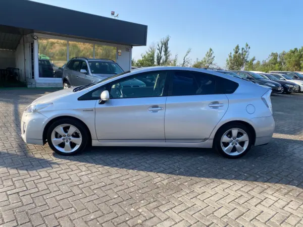 Toyota Prius 1.8 Premium+GPS 8
