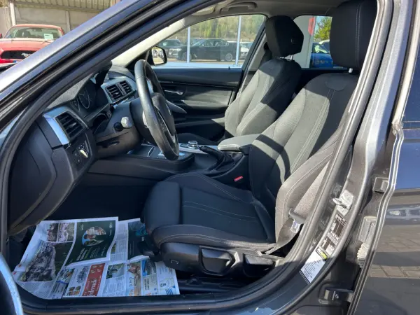 BMW 318 d Line Sport Auto 9