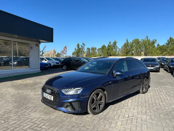 Audi A4 Avant 30 TDI S tronic S line 1