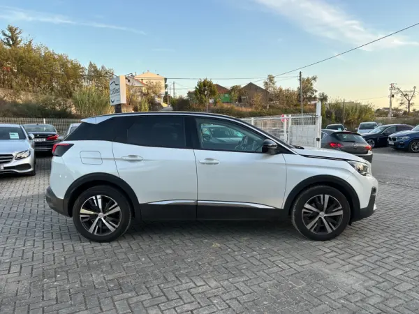 Peugeot 3008 1.5 BlueHDi Allure EAT8 4
