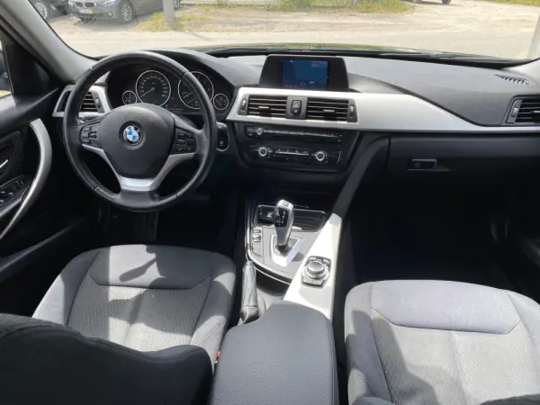 BMW 318 d Auto Exclusive 11