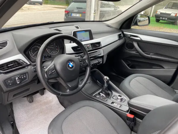 BMW X1 16 d sDrive Advantage 9