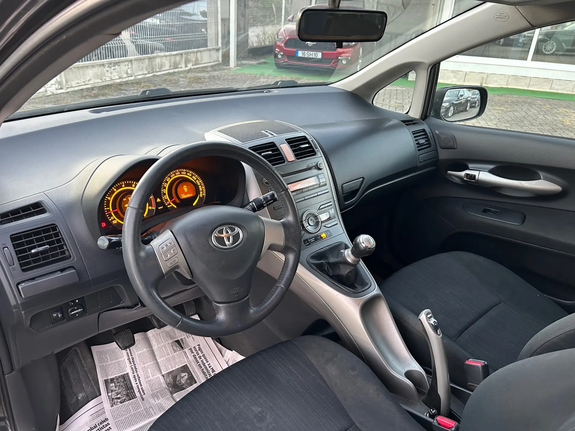 Toyota Auris 1.4 VVT-i Sol 9