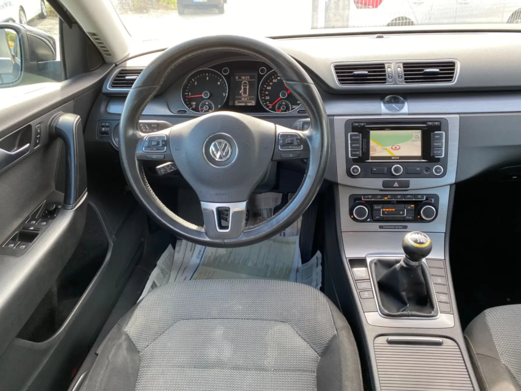 Volkswagen Passat Variant 1.6 TDI BlueMotion 10
