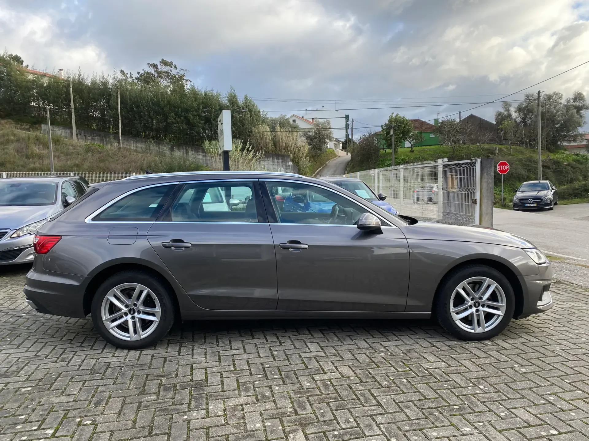 Audi A4 Avant 30 TDI S tronic 4