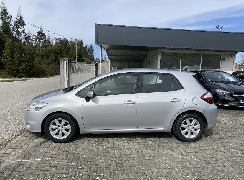 Toyota Auris 1.4 D-4D Comfort+J16 8
