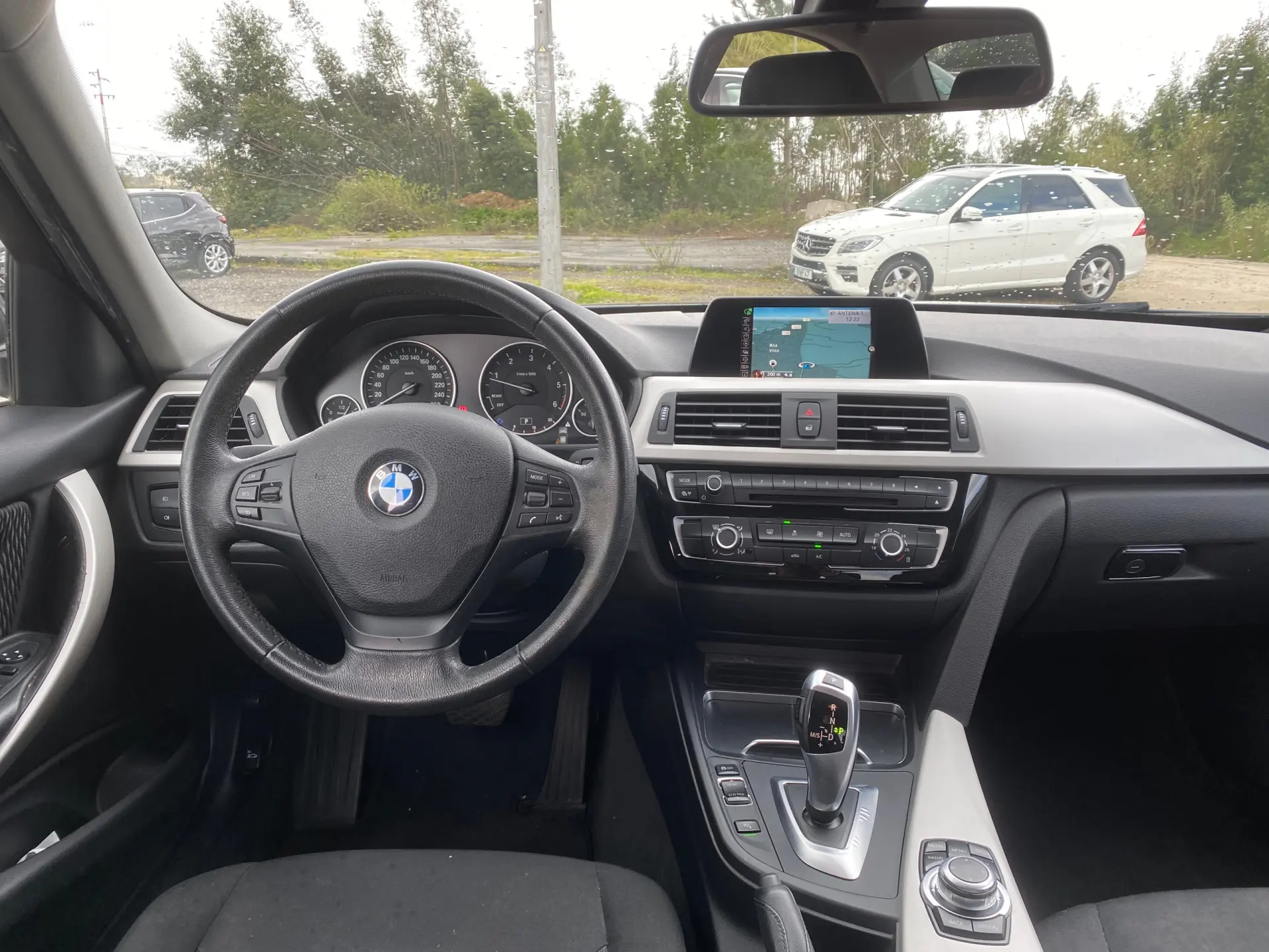 BMW 318 d Auto 10