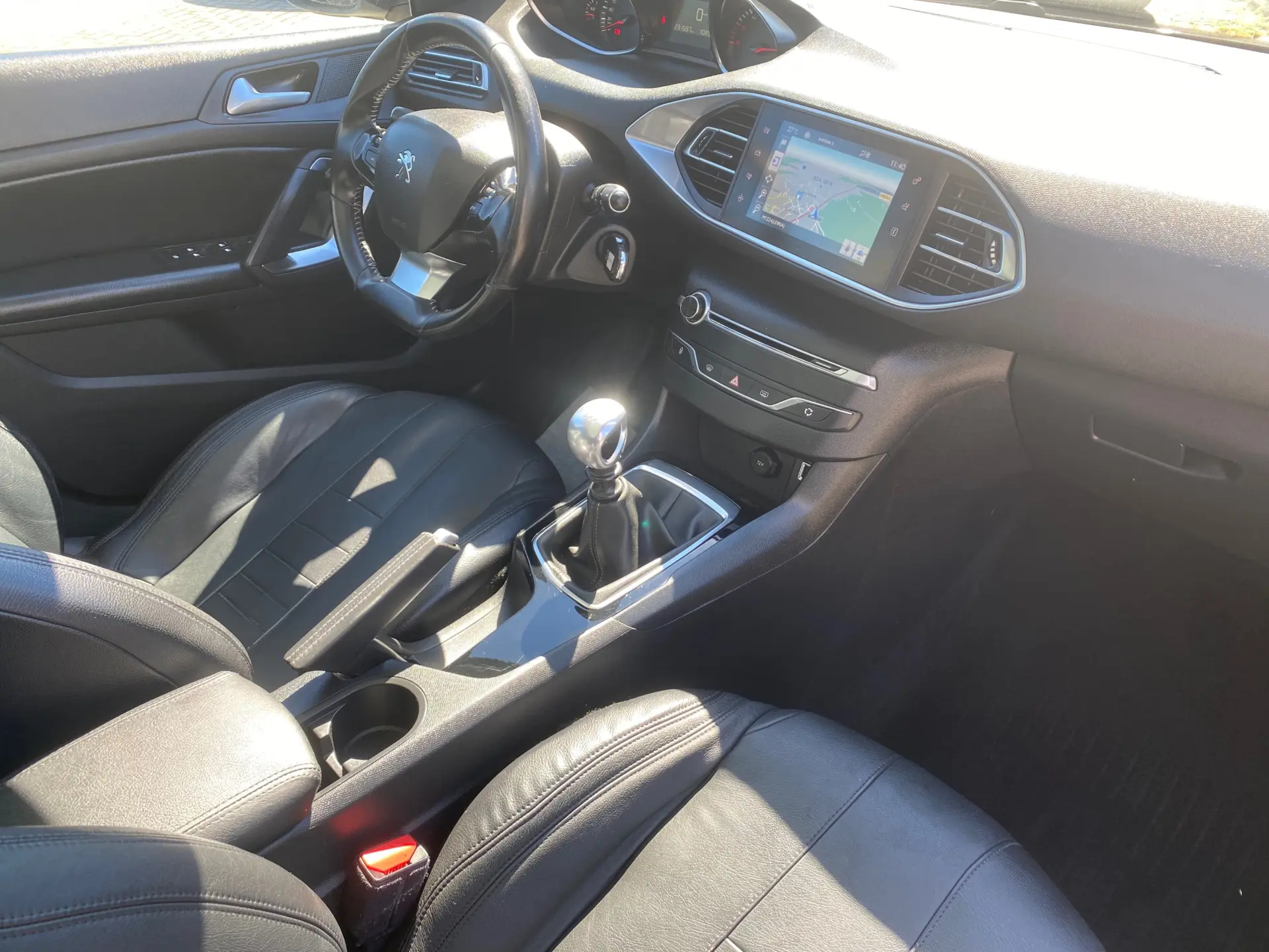 Peugeot 308 SW 1.6 BlueHDi Allure 12