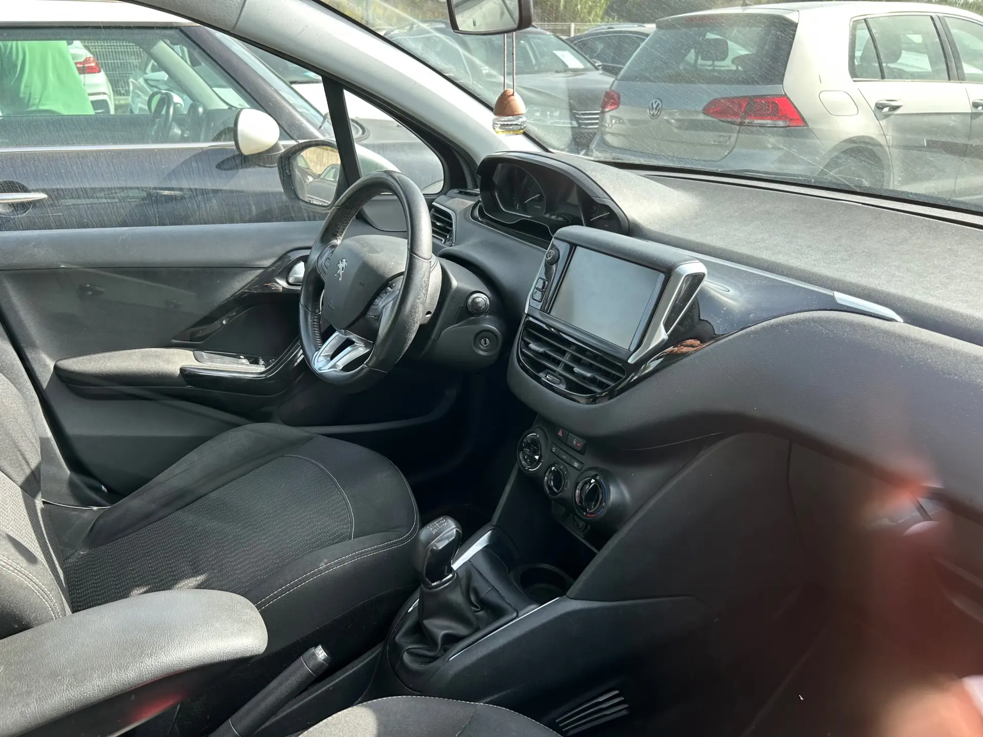 Peugeot 208 1.6 BlueHDi Style 7