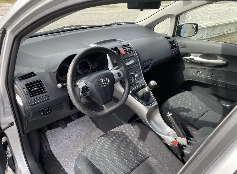 Toyota Auris 1.4 D-4D Comfort+J16 10