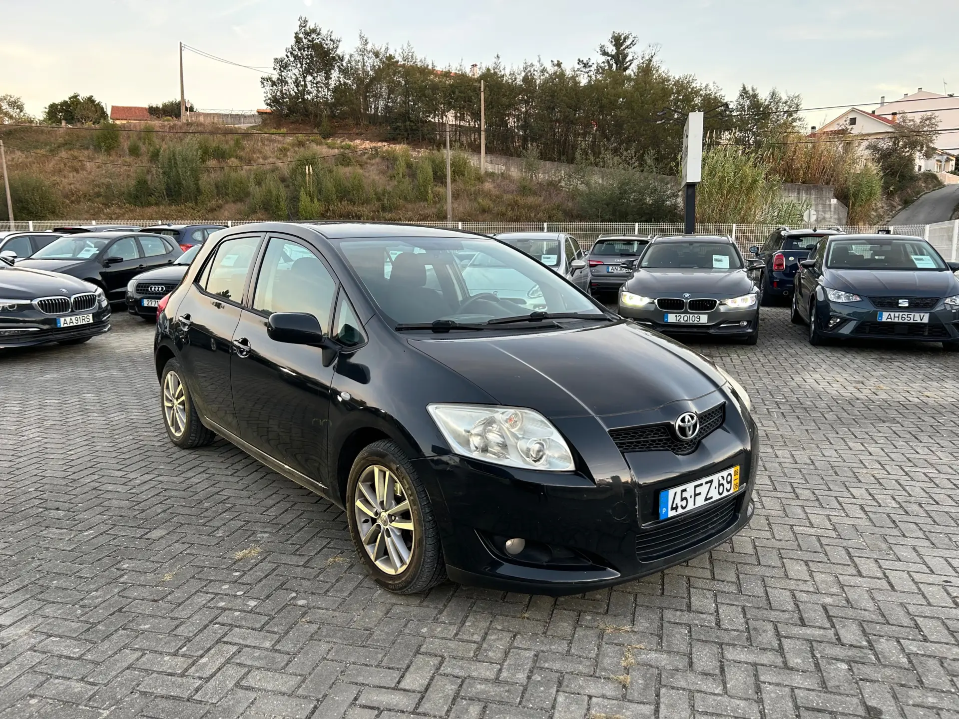 Toyota Auris 1.4 VVT-i Sol 3