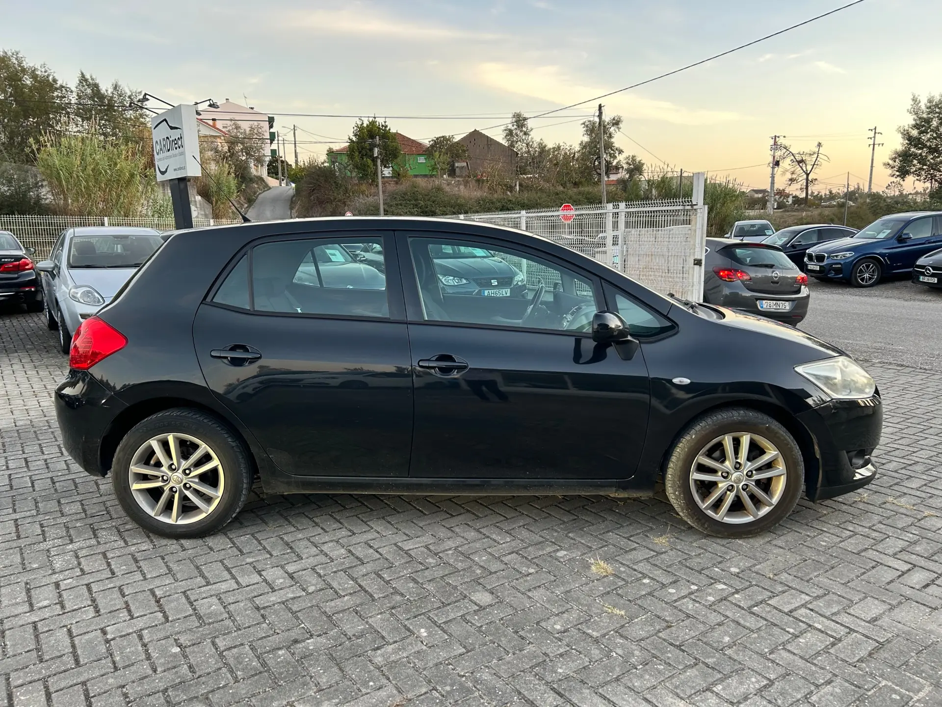 Toyota Auris 1.4 VVT-i Sol 4