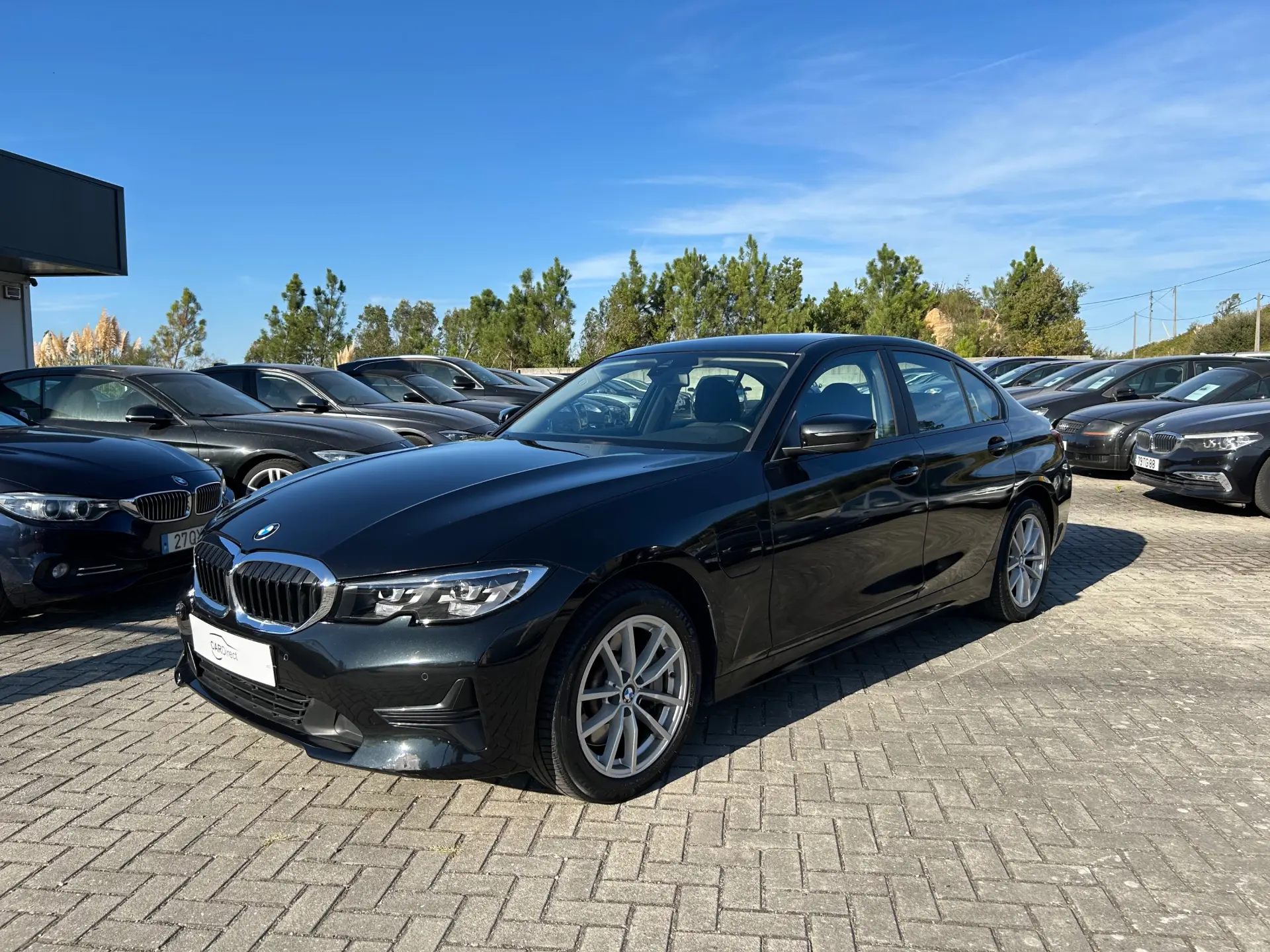 BMW 330 e Corporate Edition Auto 1