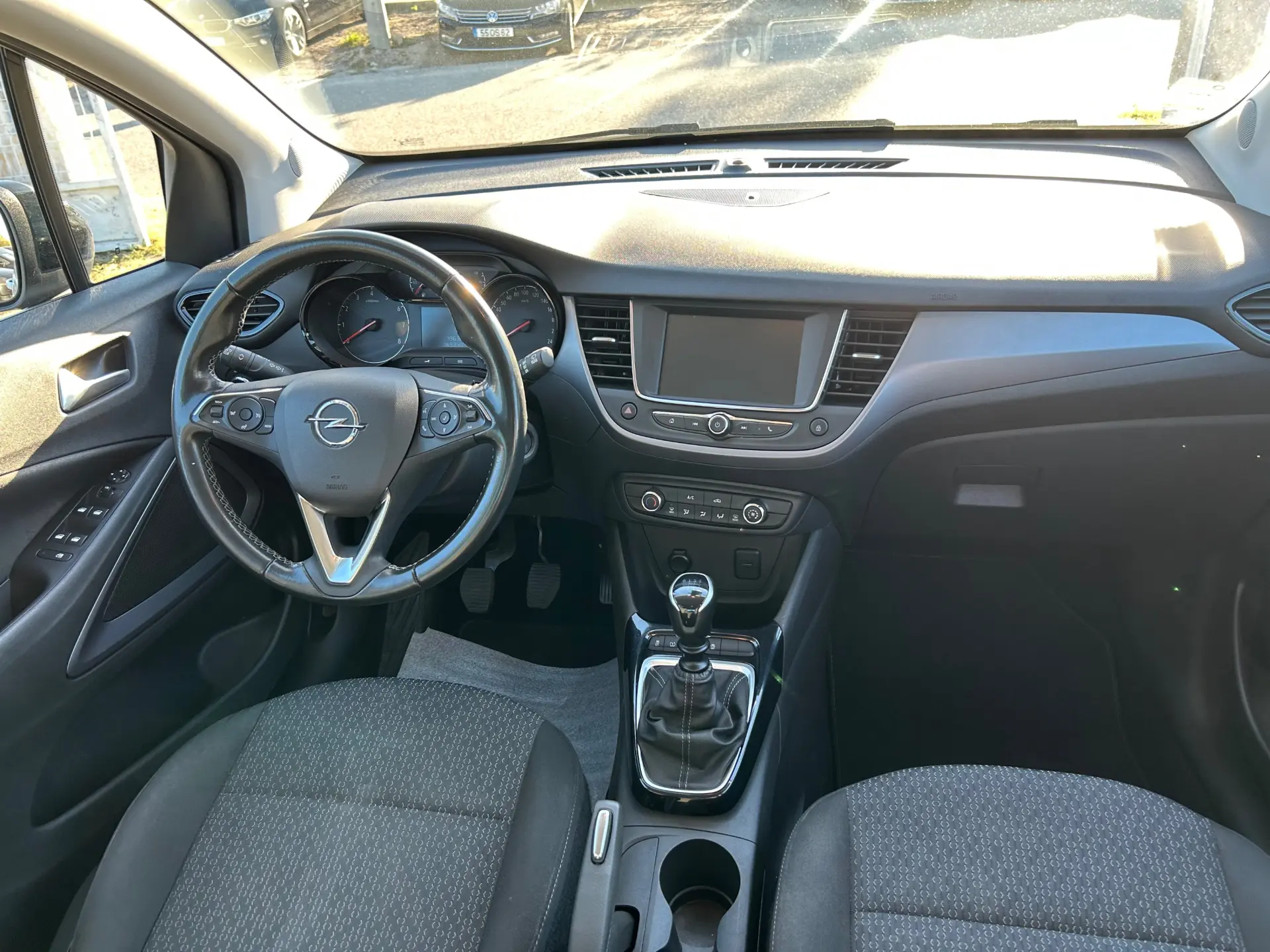 Opel Crossland 1.2 T Business 10