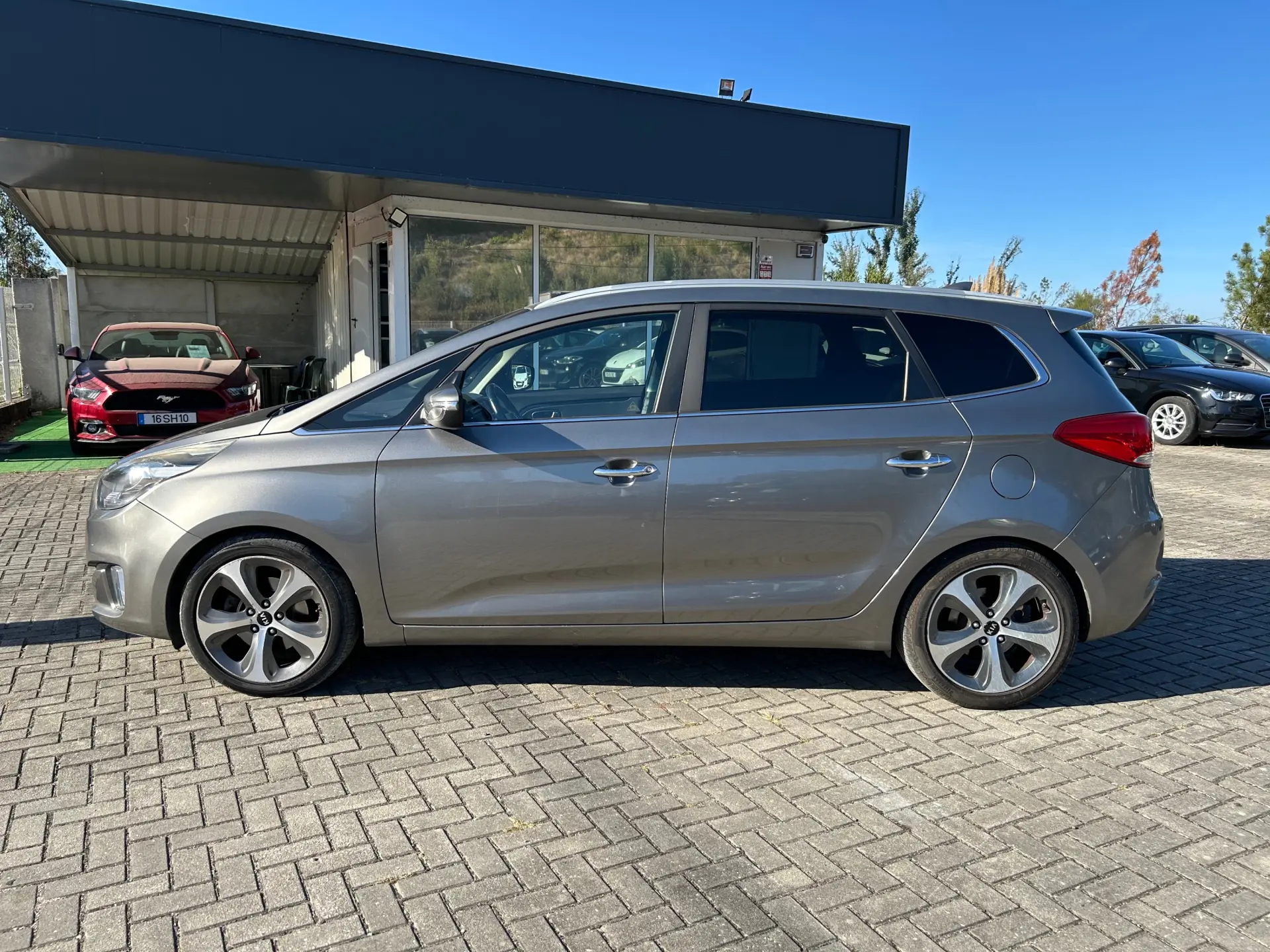 Kia Carens 1.7 CRDi ISG EX 8