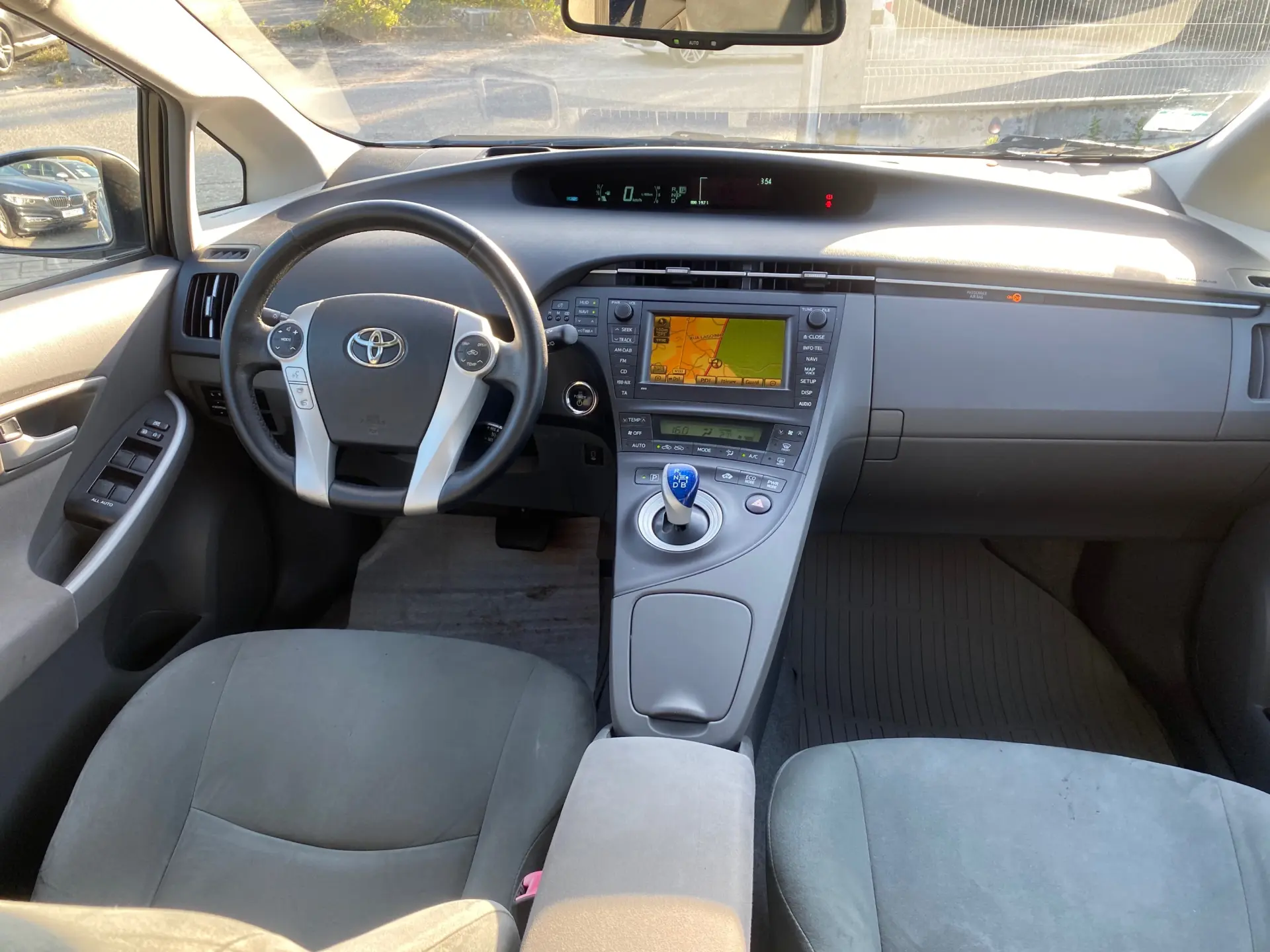 Toyota Prius 1.8 Premium+GPS 11