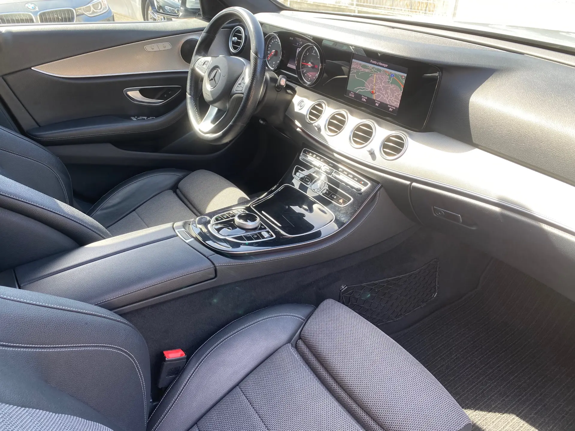 Mercedes-Benz E 220 d Avantgarde+ 12