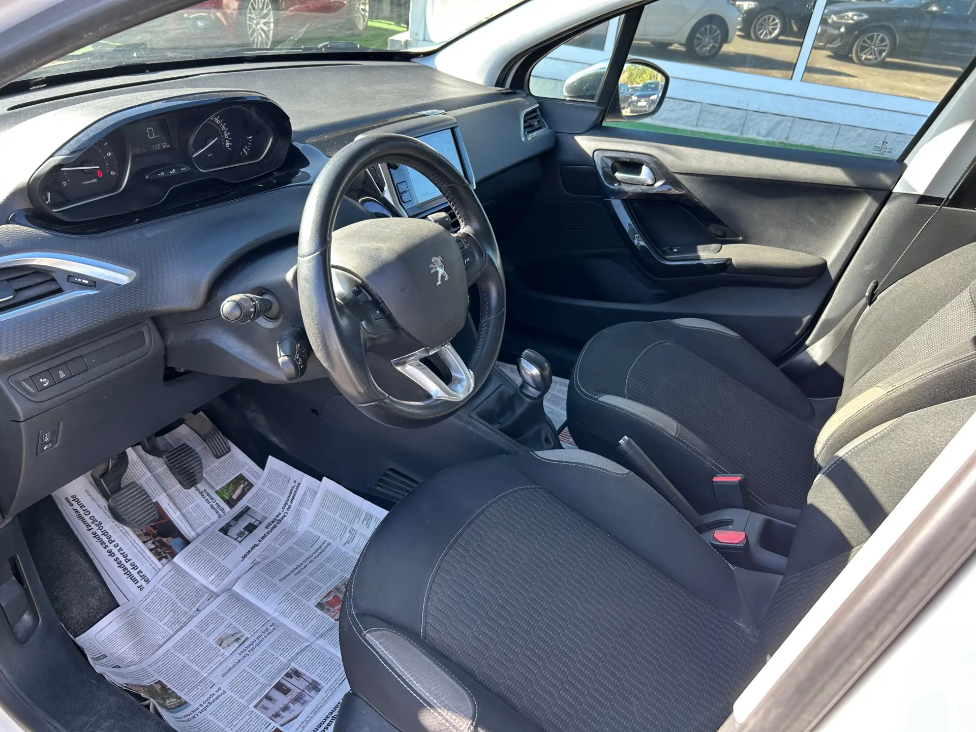 Peugeot 208 1.6 BlueHDi Style 9