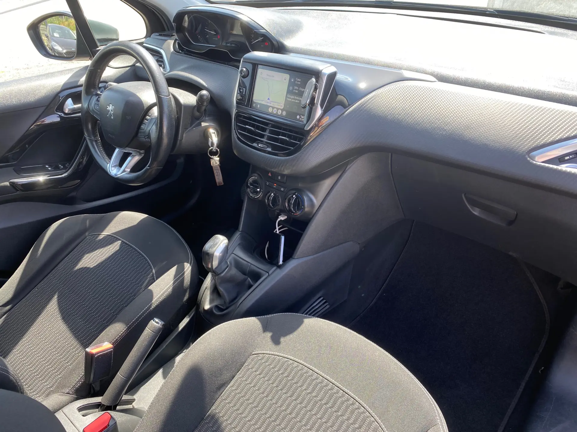 Peugeot 208 1.6 BlueHDi Allure 9