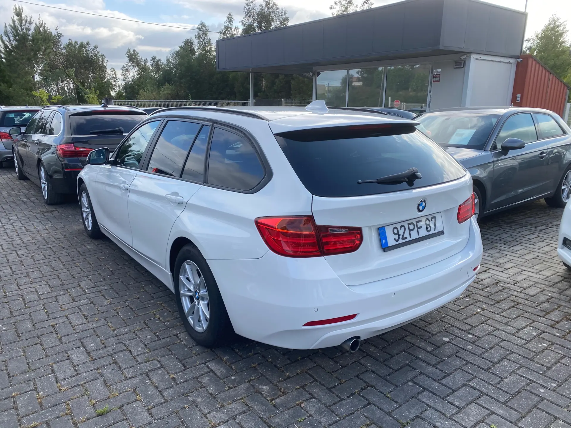 BMW 318 d Auto Exclusive 5