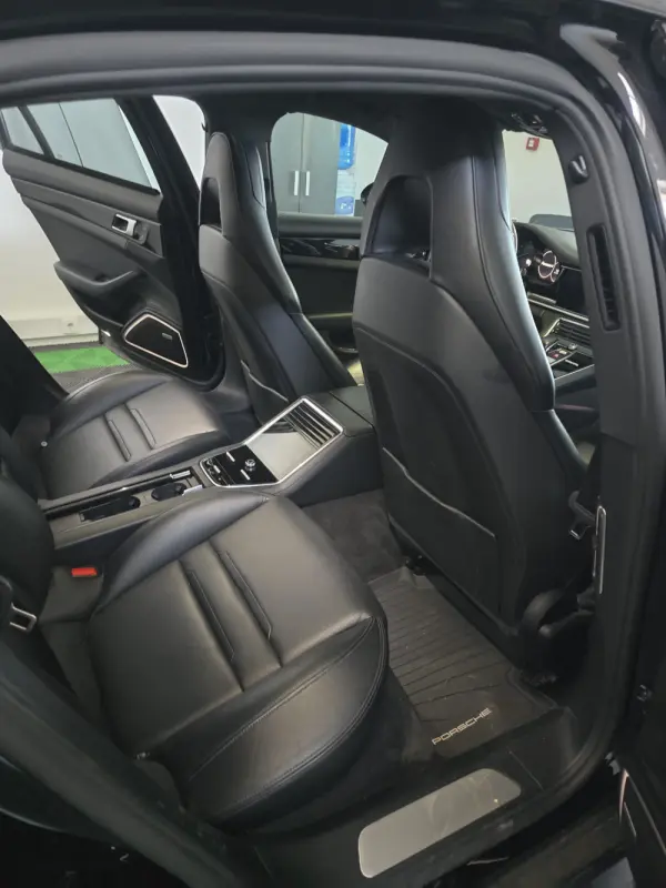 Porsche Panamera 4 E-Hybrid Executive 11