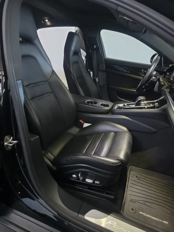 Porsche Panamera 4 E-Hybrid Executive 9