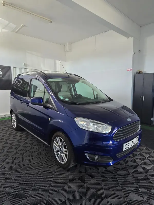 Ford Tourneo Courier 1.0 EcoBoost Titanium 2
