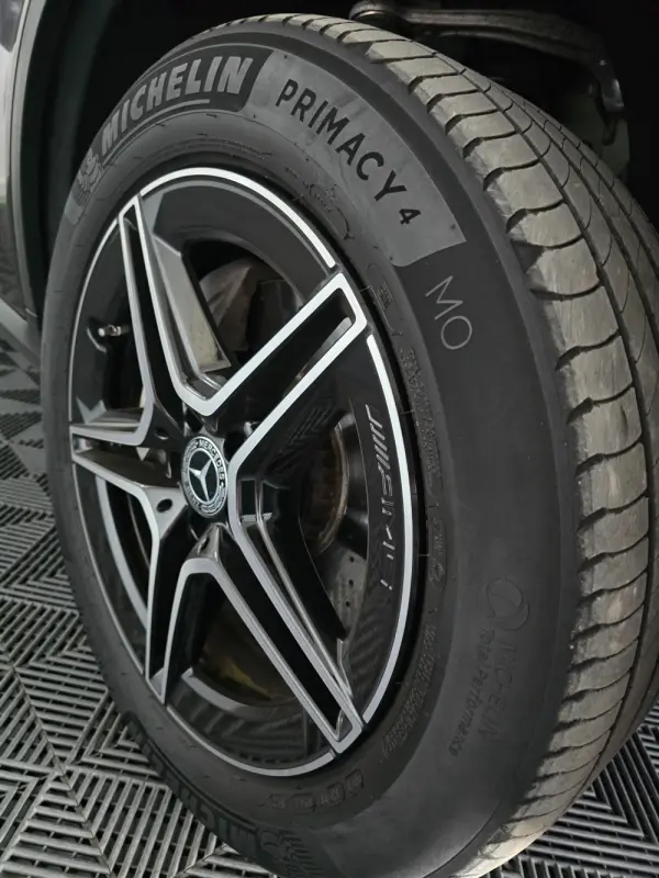 Mercedes-Benz 300 AMG 5