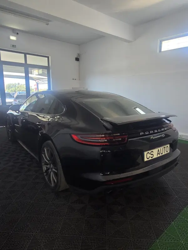 Porsche Panamera 4 E-Hybrid Executive 3