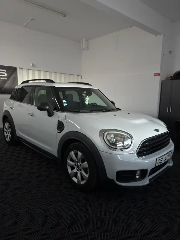 MINI Countryman One D 3