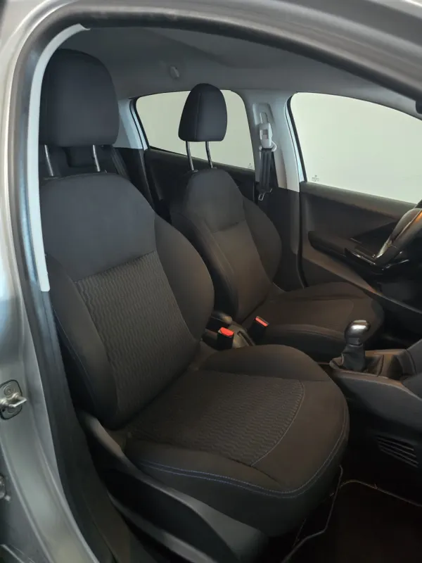 Peugeot 208 1.2 PureTech Access 8