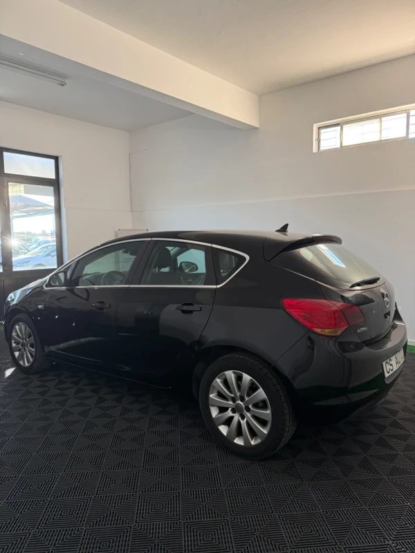 Opel Astra 1.7 CDTi Cosmo 4