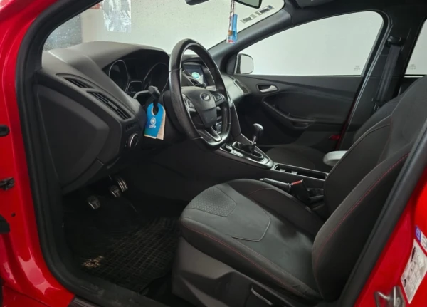 Ford Focus 1.0 ecoboost Stline 5