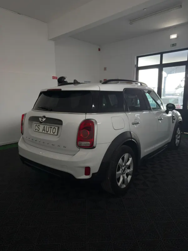 MINI Countryman One D 2
