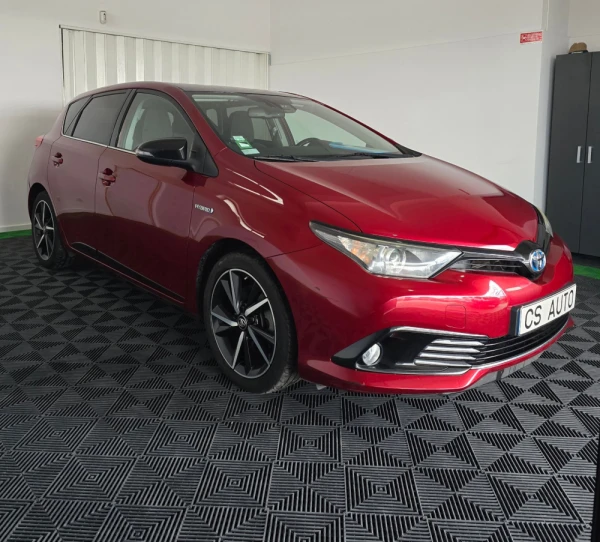 Toyota Auris 1.8 HSD Comfort +P.Techno+P.Sport 2