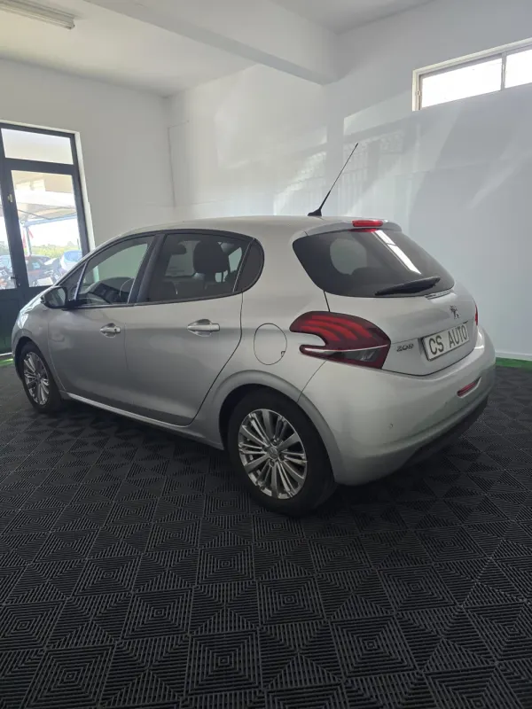 Peugeot 208 1.2 PureTech Access 3