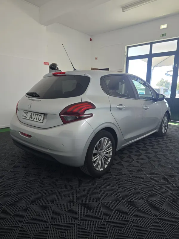 Peugeot 208 1.2 PureTech Access 4