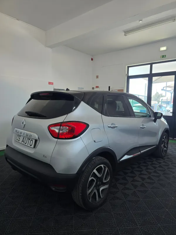 Renault Captur 0.9 TCE Exclusive 6