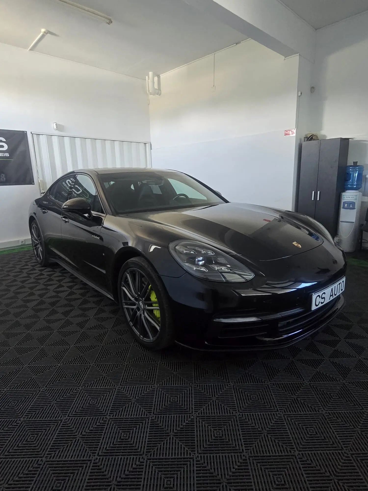 Porsche Panamera 4 E-Hybrid Executive 2